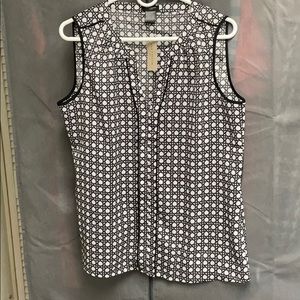 Ann Taylor Sleeveless black and white print top